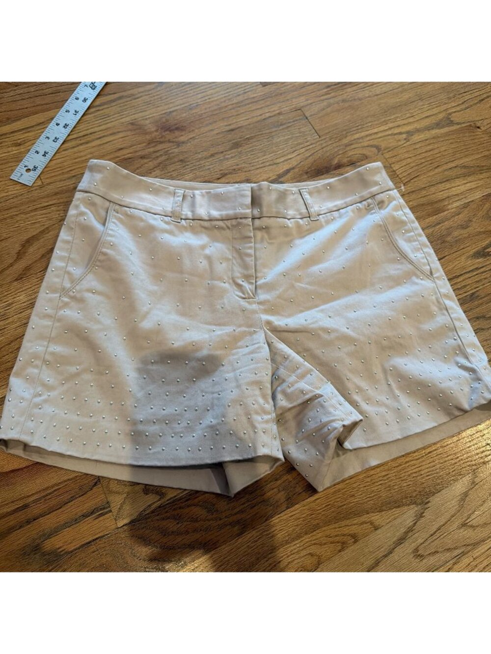 WHITE HOUSE BLACK MARKET WHBM WOMENS TAN SHORTS STUDDED 4 SHORT
